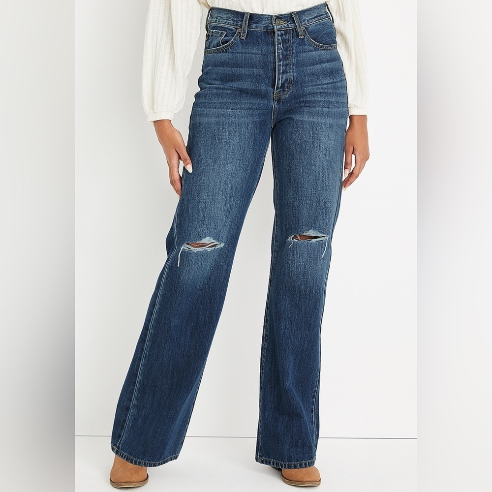 KanCan90s Flare High Rise Ripped Jean size 9/28